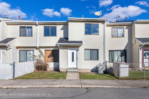 Photo of 236 Steuben Street #A, Staten Island, NY 10304 (MLS # 2400213)
