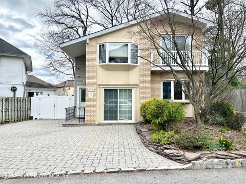 Photo of 140 Midland Road, Staten Island, NY 10308 (MLS # 2402770)