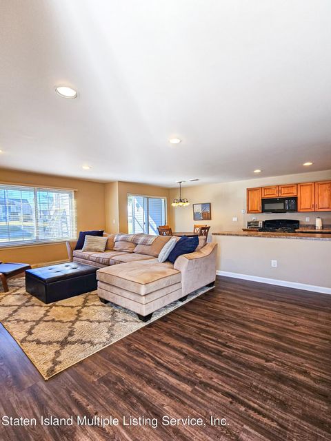 Photo of 826 Rossville Avenue #13, Staten Island, NY 10309 (MLS # 2400722)