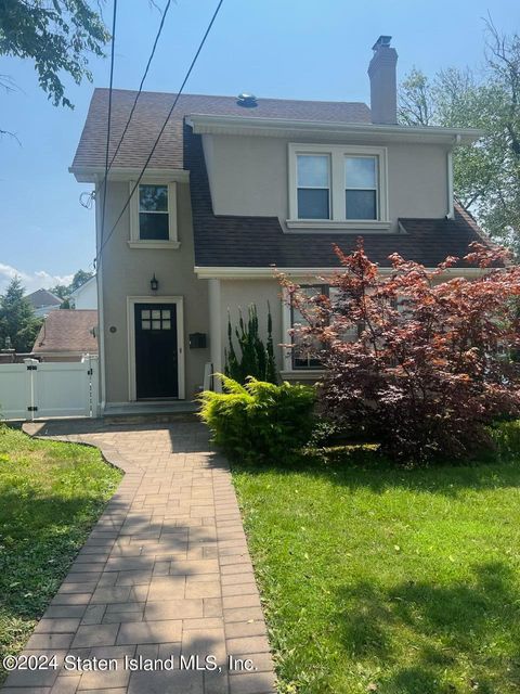 Photo of 16 Grace Road, Staten Island, NY 10306 (MLS # 2404211)