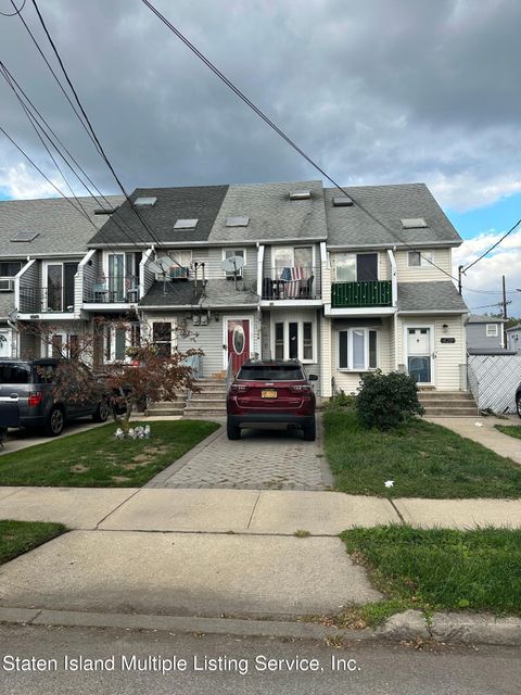 Photo of 437 Raritan Ave Ave, Staten Island, NY 10305 (MLS # 1158059)