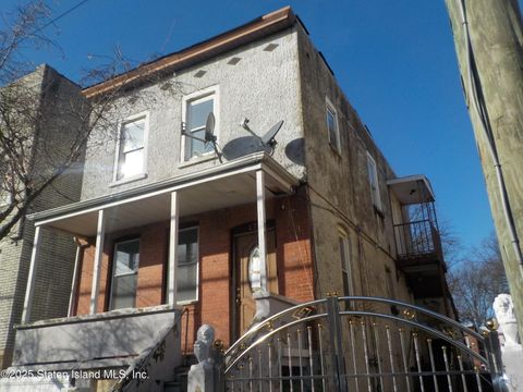 Photo of 179 St Marys Avenue, Staten Island, NY 10305 (MLS # 2500048)