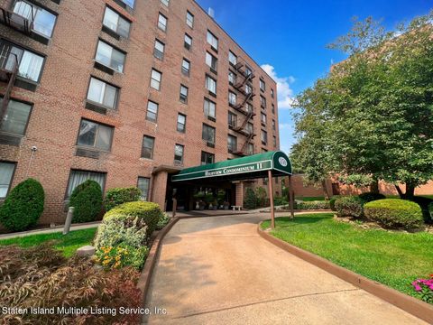 Photo of 850 Howard Avenue #L-H, Staten Island, NY 10301 (MLS # 1163552)