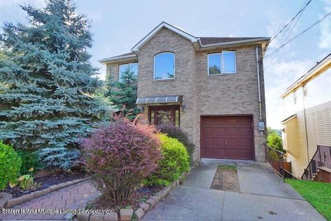 Photo of 883 Bard Avenue, Staten Island, NY 10301 (MLS # 2401155)