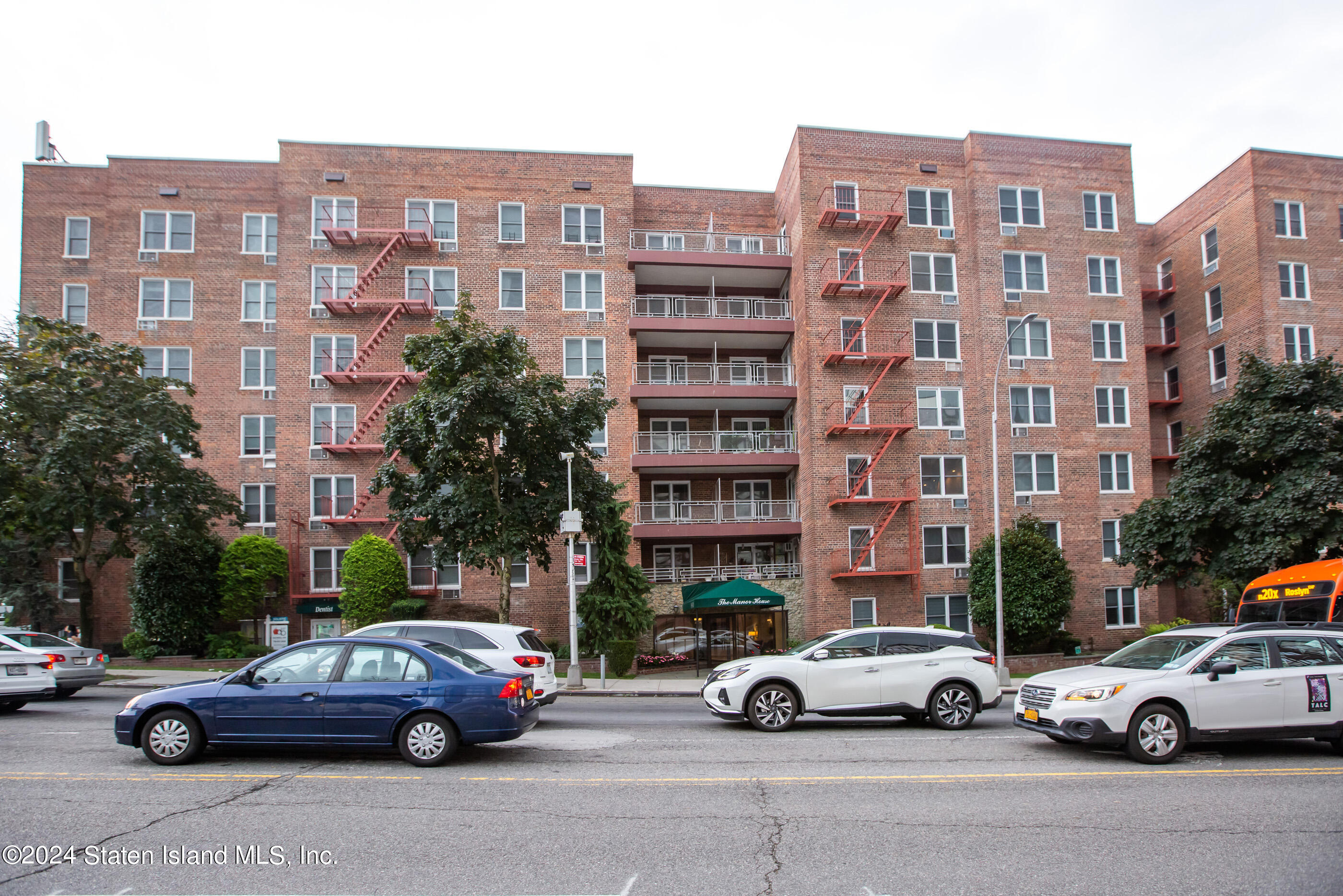 241-20 Northern Boulevard #5E, Queens, New York image 3