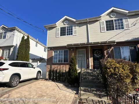 Photo of 273 Osgood Avenue, Staten Island, NY 10304 (MLS # 1165843)