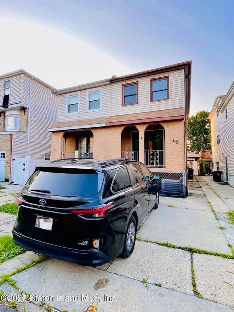 Photo of 15 Lisa Lane, Staten Island, NY 10312 (MLS # 2504434)