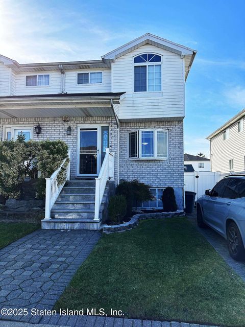 Photo of 51 Shiloh St St, Staten Island, NY 10314 (MLS # 2503728)