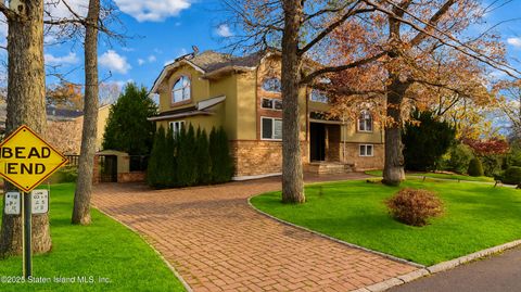 Photo of 172 Coventry Road, Staten Island, NY 10304 (MLS # 2600403)