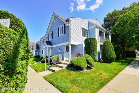 Photo of 129 Gervil Street, Staten Island, NY 10309 (MLS # 1163658)
