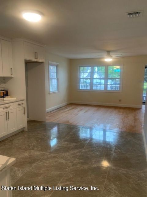 Photo of 188 Willowbrook Road, Staten Island, NY 10302 (MLS # 1164636)