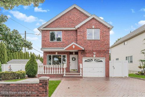 Photo of 440 Harold Avenue, Staten Island, NY 10312 (MLS # 2600872)