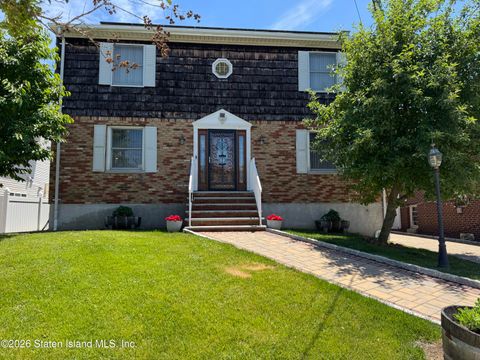 Homes For Sale - 118 Weed Avenue<br/> Staten Island, NY 10306