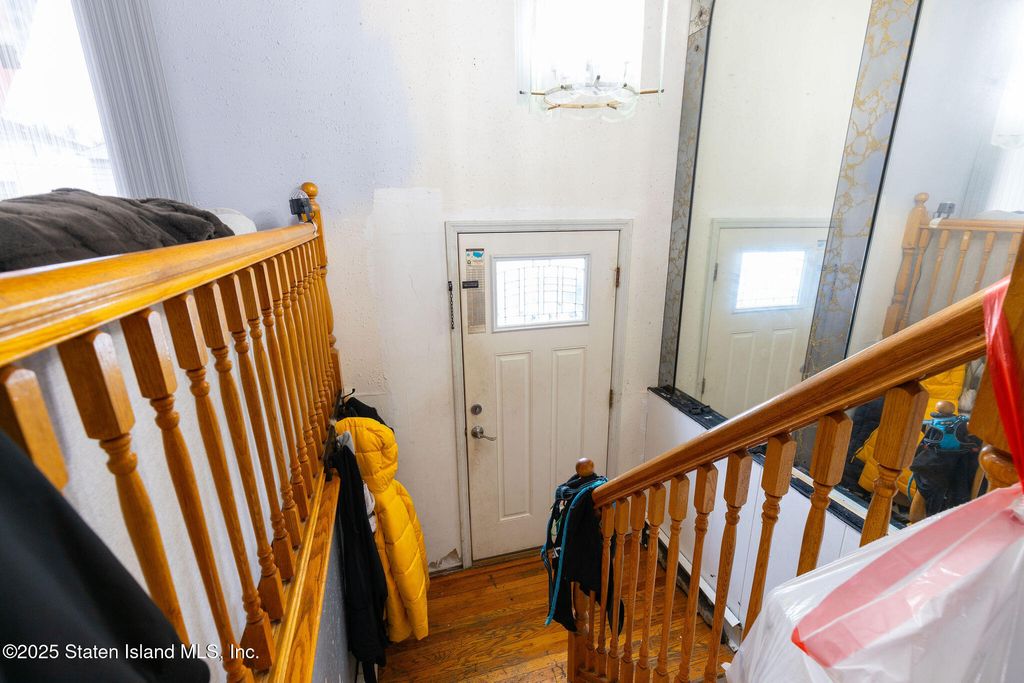 Photo of 245 Martin Avenue, Staten Island, NY 10314 (MLS # 2505533)