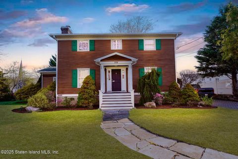 Photo of 375 Clarke Avenue, Staten Island, NY 10306 (MLS # 2502113)