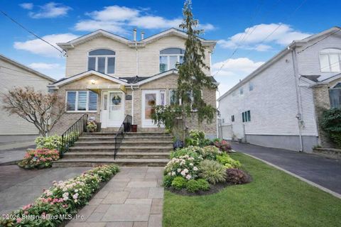 Photo of 60 Pond Street, Staten Island, NY 10309 (MLS # 2600856)