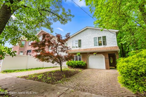Photo of 1084 Carlton Boulevard, Staten Island, NY 10312 (MLS # 2402749)