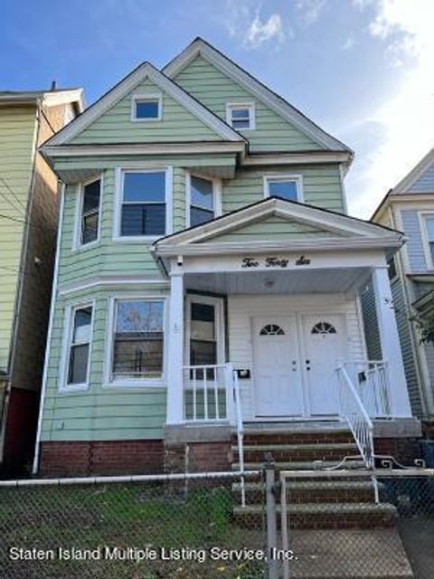 Photo of 246 Fillmore Street, Staten Island, NY 10301 (MLS # 1158611)