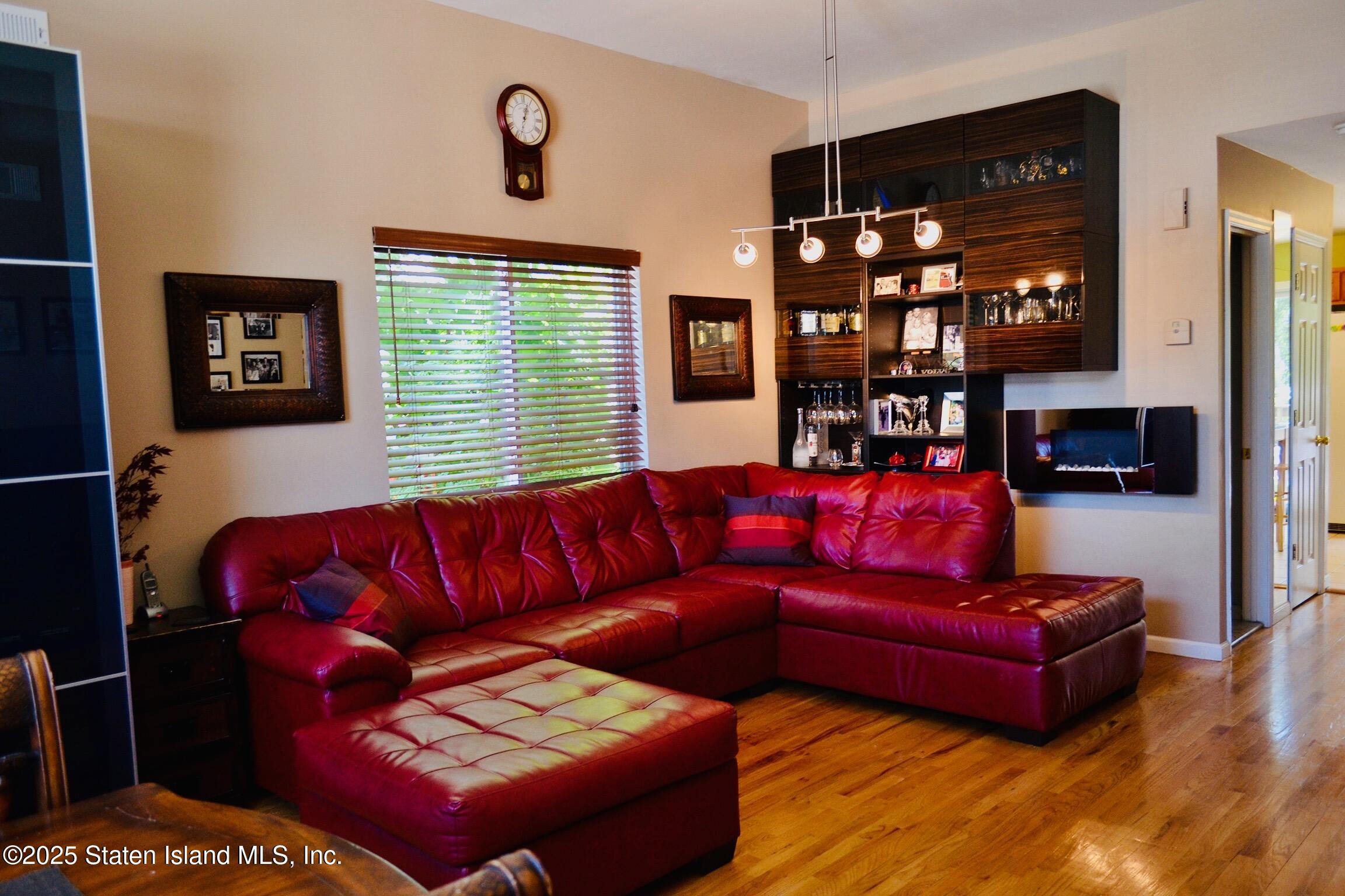 360 Grimsby Street, Staten Island, New York image 6