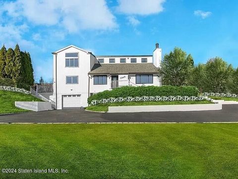 Photo of 51 Cheviot Road, South Hampton, NY 11968 (MLS # 2406650)