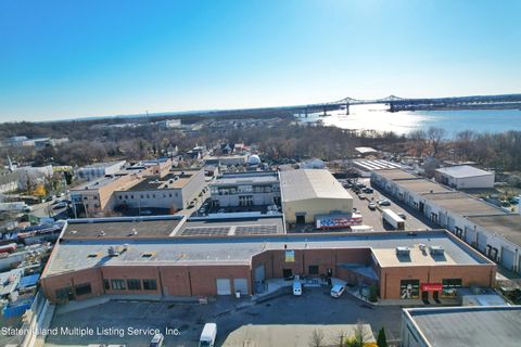 Photo of 27 Brienna Court, Staten Island, NY 10309 (MLS # 1159518)