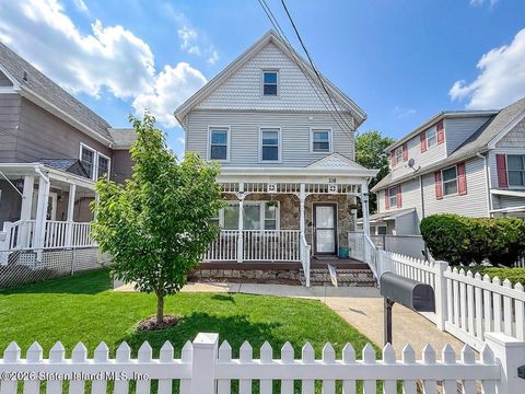 Photo of 214 Butler Avenue, Staten Island, NY 10307 (MLS # 2601720)