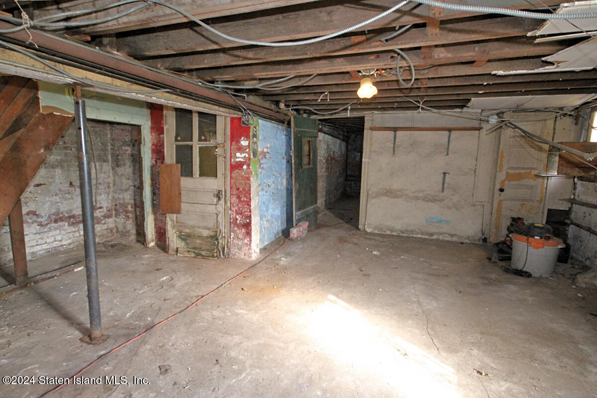 311 Tompkins Avenue, Staten Island, New York image 19