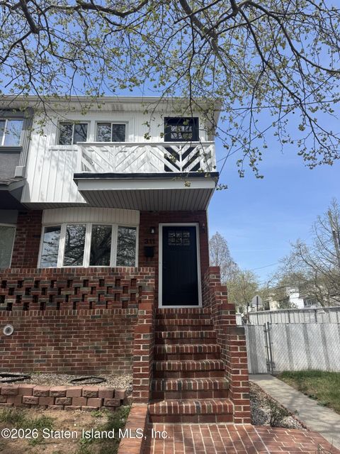 Photo of 311 Durant Avenue, Staten Island, NY 10308 (MLS # 2601845)