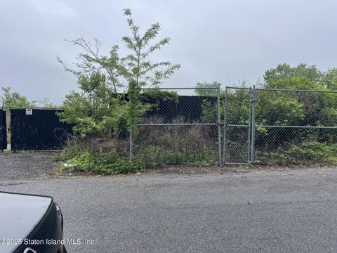 Photo of 155 Johnson Street, Staten Island, NY 10309 (MLS # 2502758)