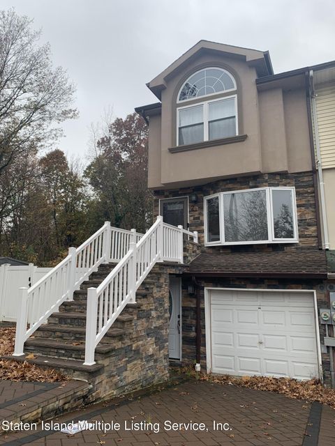 Photo of 2 Ludwig Lane, Staten Island, NY 10303 (MLS # 1158702)