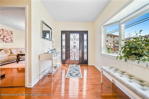 Photo of 1113 New Lane, Staten Island, NY 10305 (MLS # 1162038)