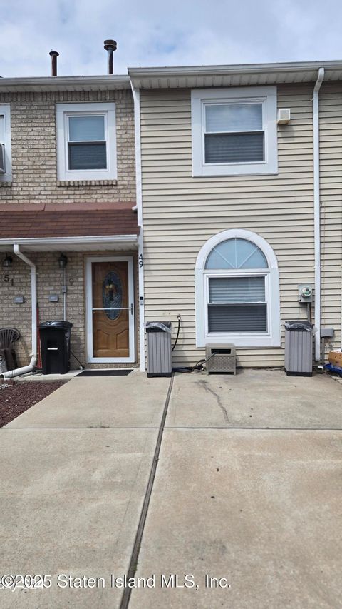 Photo of 49 Doreen Drive, Staten Island, NY 10303 (MLS # 2504124)