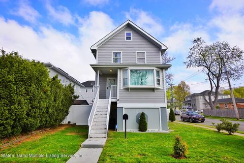 Photo of 278 Husson Street, Staten Island, NY 10306 (MLS # 1161437)