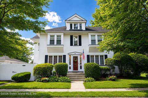 Photo of 35 Livingston Court, Staten Island, NY 10310 (MLS # 2603808)