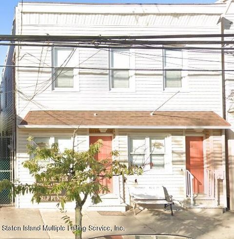 Photo of 514 Tompkins Avenue, Staten Island, NY 10305 (MLS # 1160480)