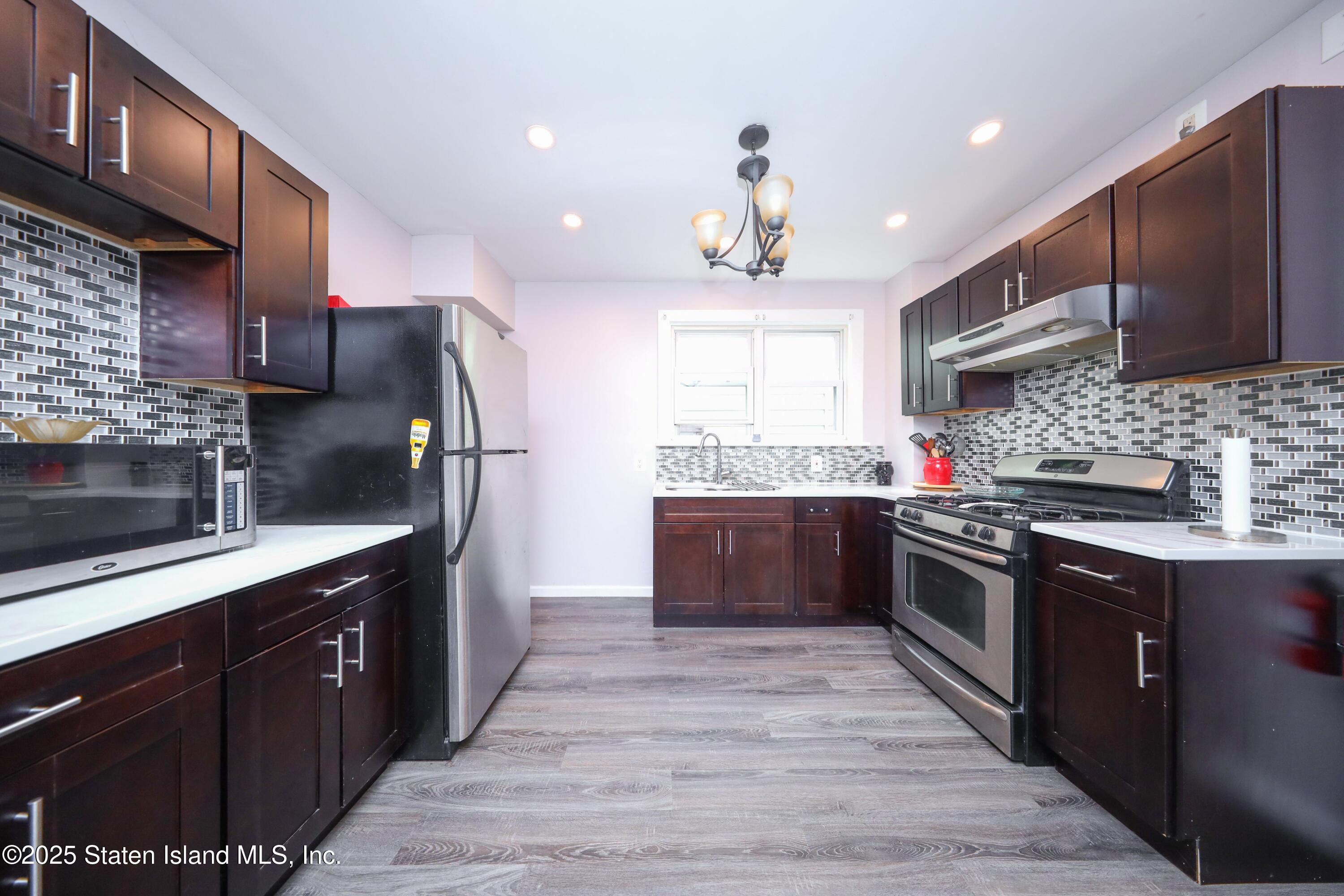 101 Laurel Avenue, Staten Island, New York image 5