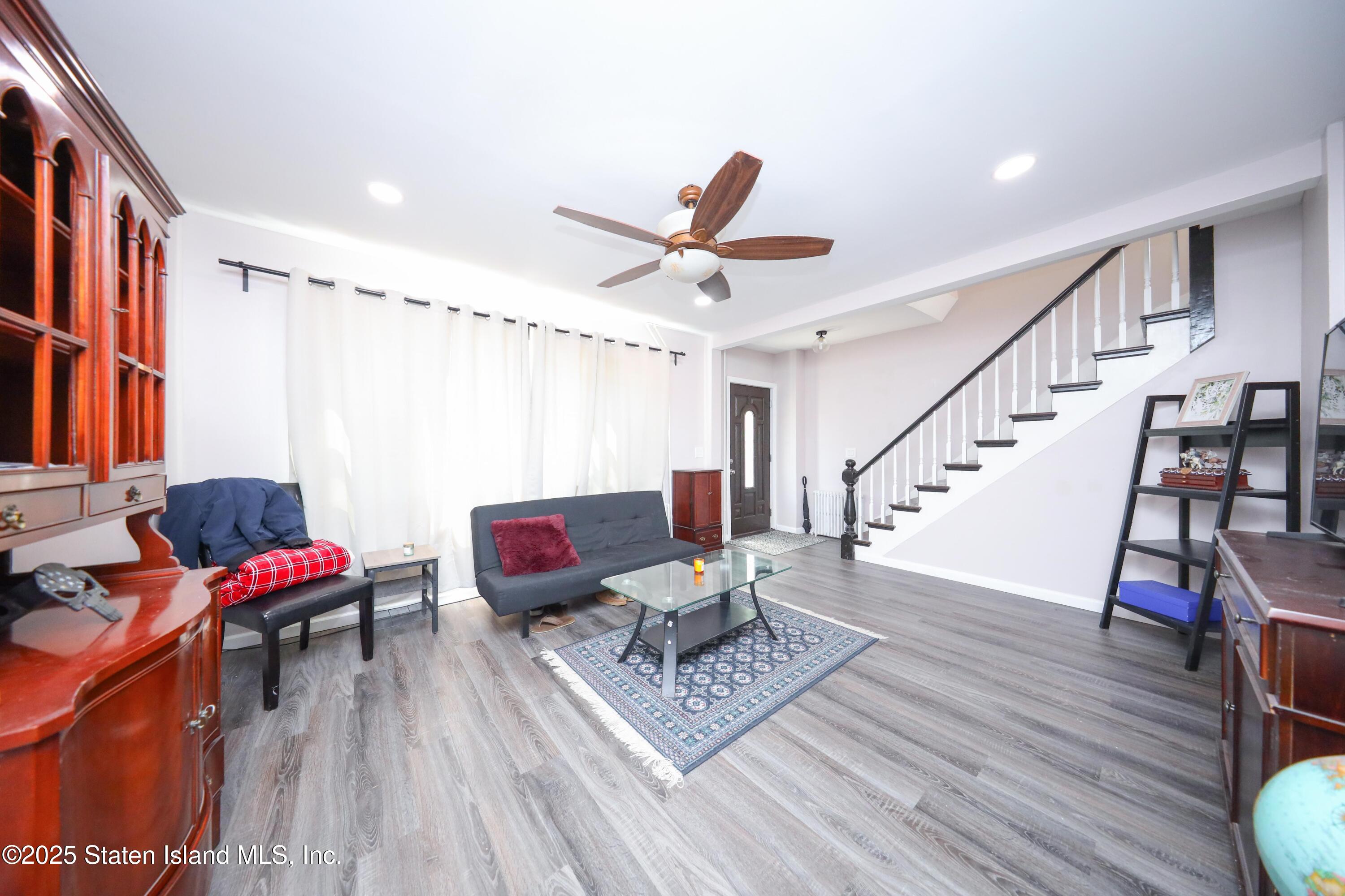 101 Laurel Avenue, Staten Island, New York image 2