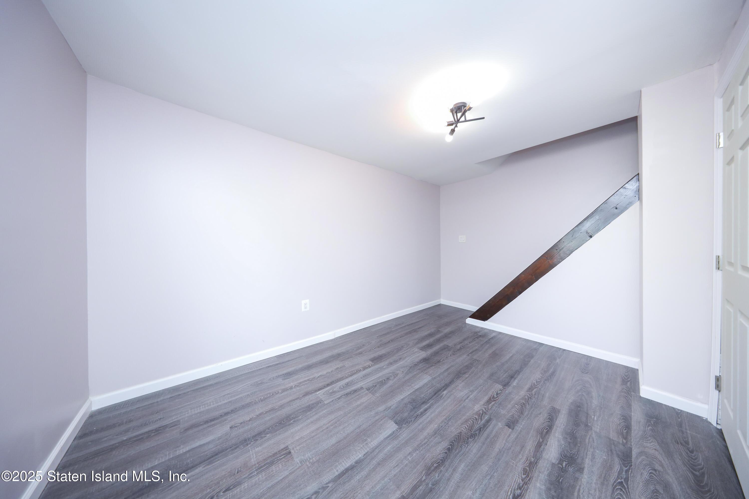 101 Laurel Avenue, Staten Island, New York image 19
