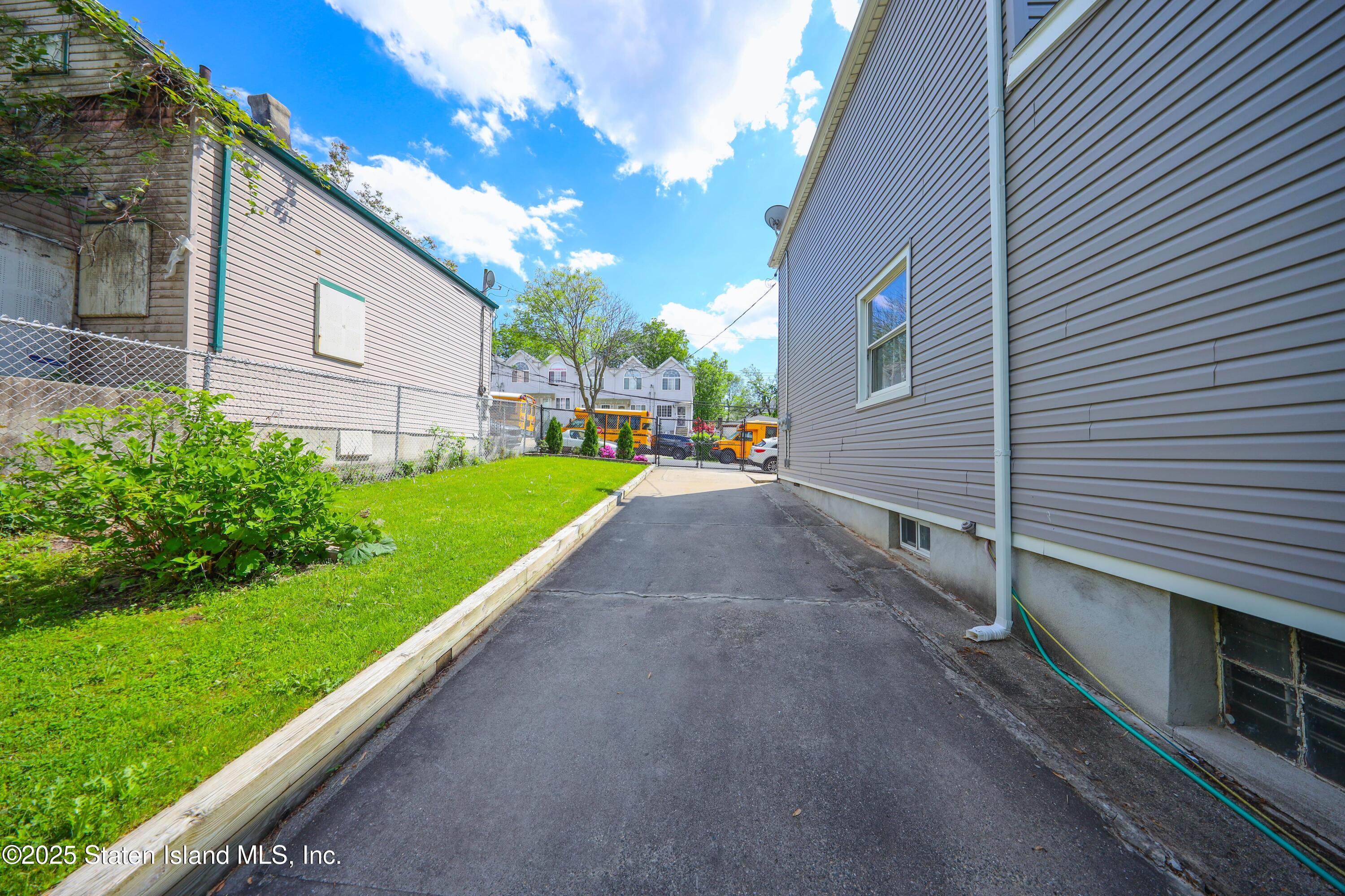 101 Laurel Avenue, Staten Island, New York image 25