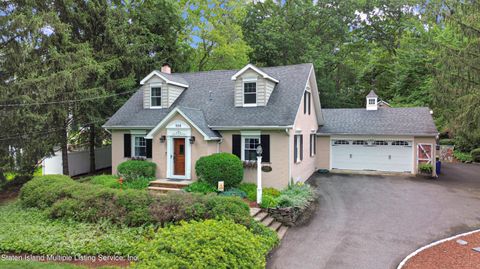 Photo of 928 Valley Road, Out of Area, NJ 07069 (MLS # 1163156)