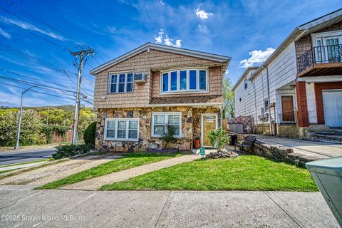 Photo of 5 Hewitt Avenue, Staten Island, NY 10301 (MLS # 2502257)