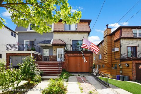 Photo of 28 Braisted Avenue, Staten Island, NY 10314 (MLS # 1162733)