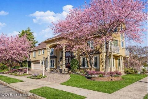 Photo of 133 Ryan Place, Staten Island, NY 10312 (MLS # 2602425)