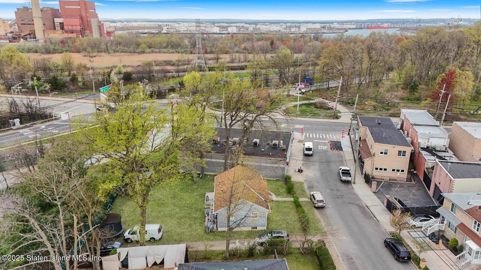 16 Alberta Avenue, Staten Island, New York image 3