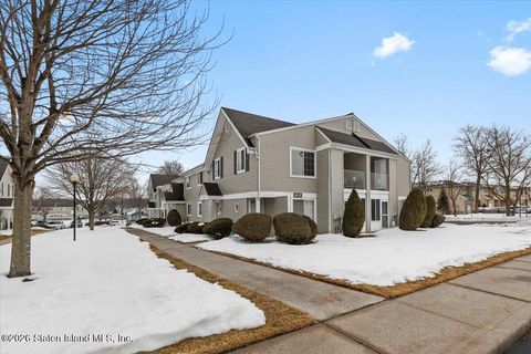 Photo of 593 Correll Avenue, Staten Island, NY 10309 (MLS # 2600889)