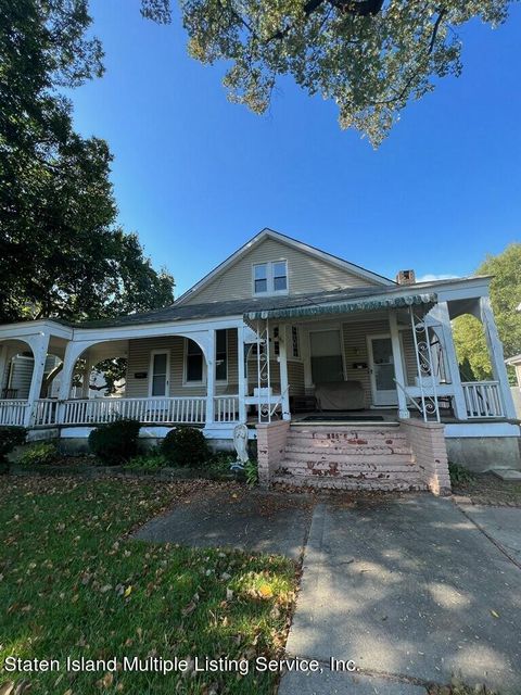 Photo of 68 Davis Avenue, Staten Island, NY 10310 (MLS # 1164857)