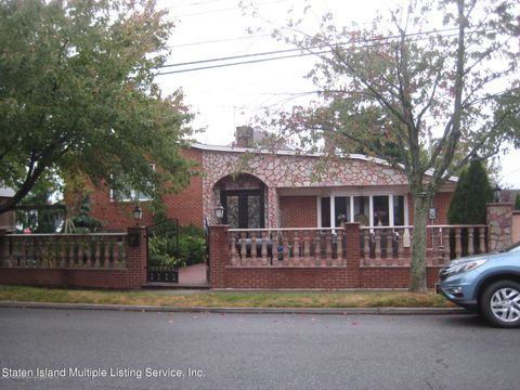 Photo of 91 Mathews Avenue, Staten Island, NY 10310 (MLS # 1162391)