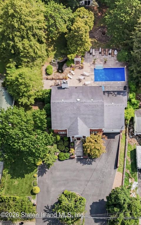 Photo of 55 Arbutus Avenue, Staten Island, NY 10312 (MLS # 2602113)