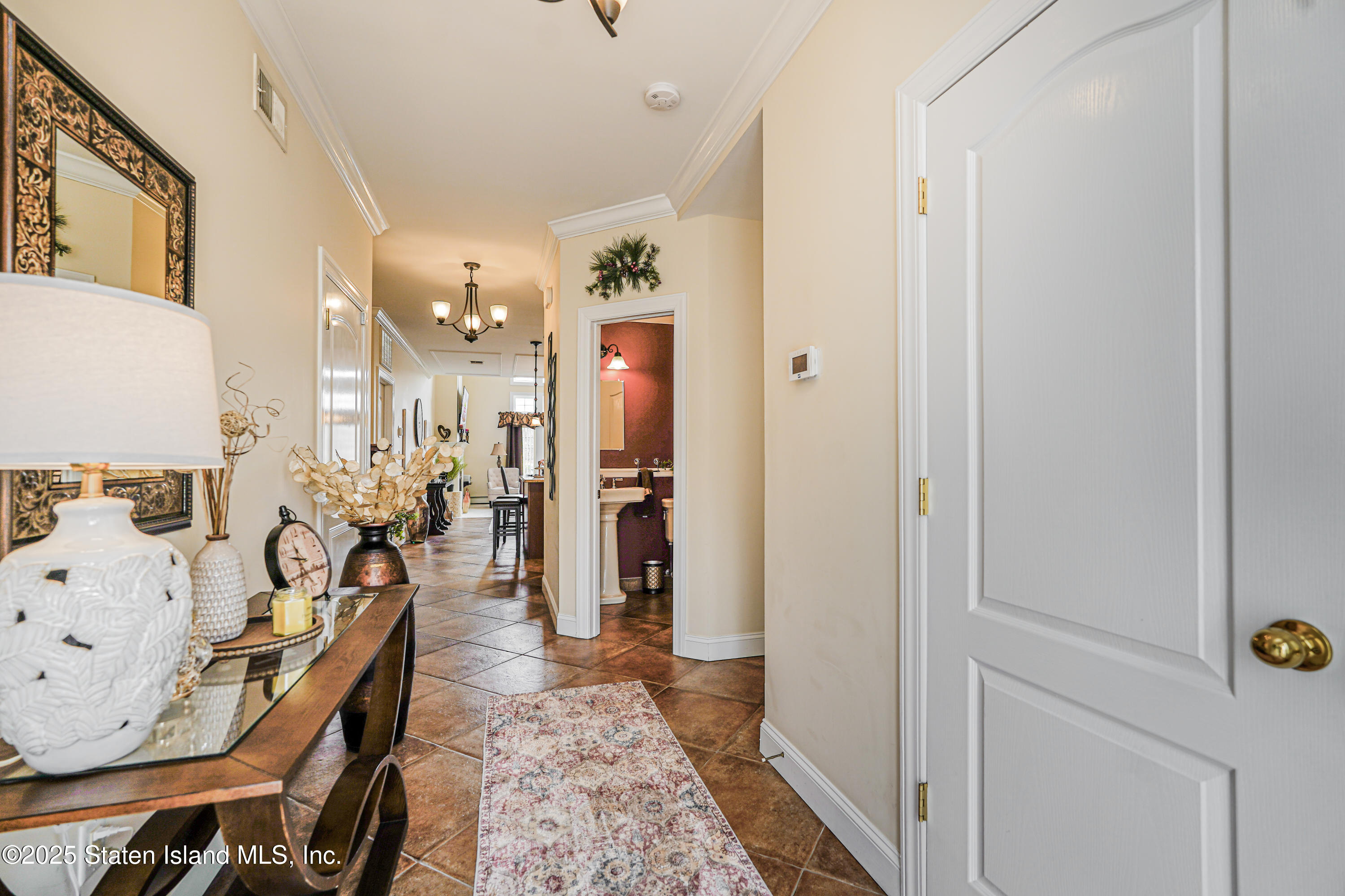 68 Tiller Court, Staten Island, New York image 4