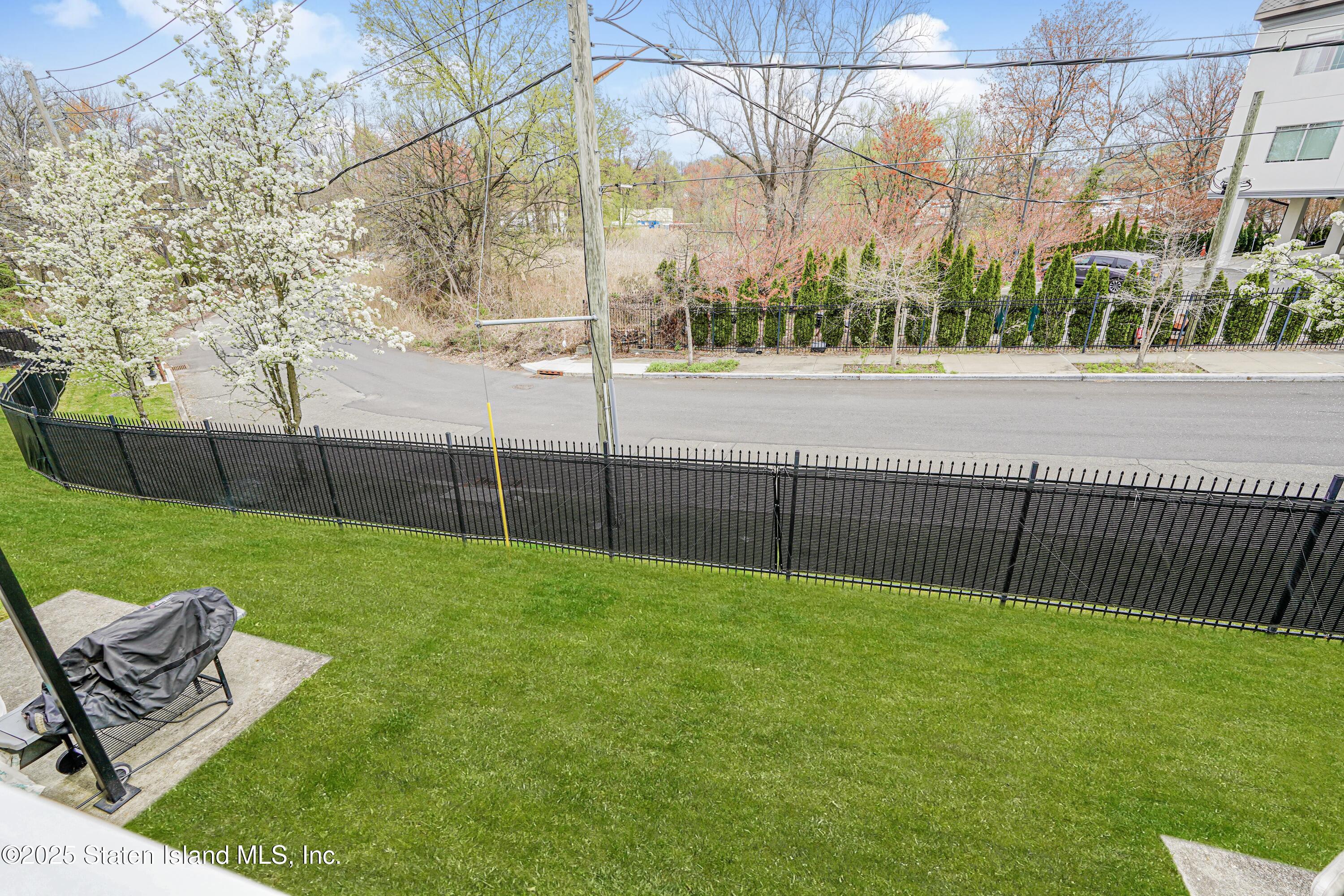 68 Tiller Court, Staten Island, New York image 38